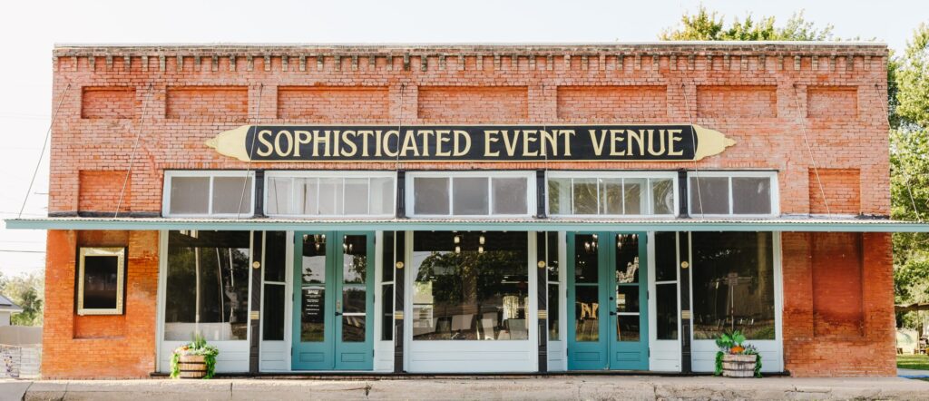 Houston wedding budget tips, Save on Houston wedding costs, Houston wedding deals 2025, Houston wedding discounts 2026, How to save on a Houston wedding, Book Houston wedding venue early, Houston wedding planning on a budget, Affordable wedding venues Houston, Houston wedding tips for engaged couples, Houston wedding costs 2025–2026