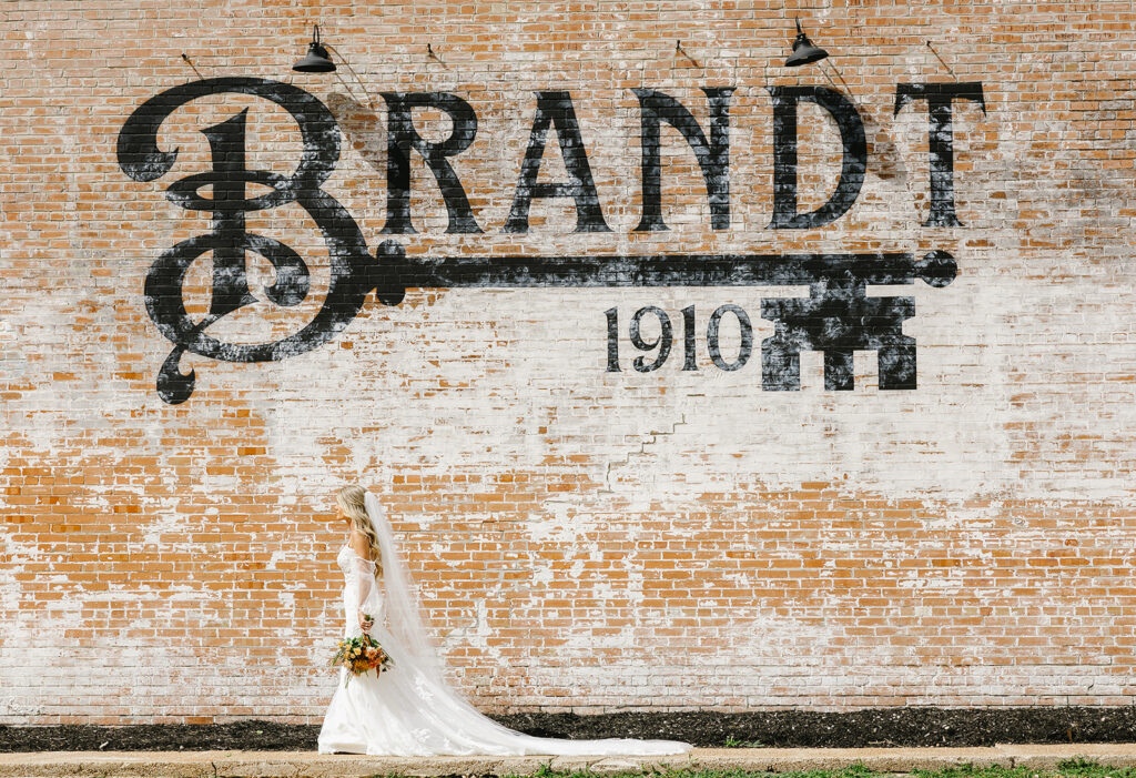 Houston wedding venues for 2026, Houston wedding venue pricing, Saturday wedding venues Houston, Wedding venues near Houston Texas, Affordable wedding venues Houston area, 2027 wedding venues Houston, Just engaged wedding planning Houston, How to book a wedding venue Houston, Wedding venue budget Houston, Rustic wedding venues near Houston