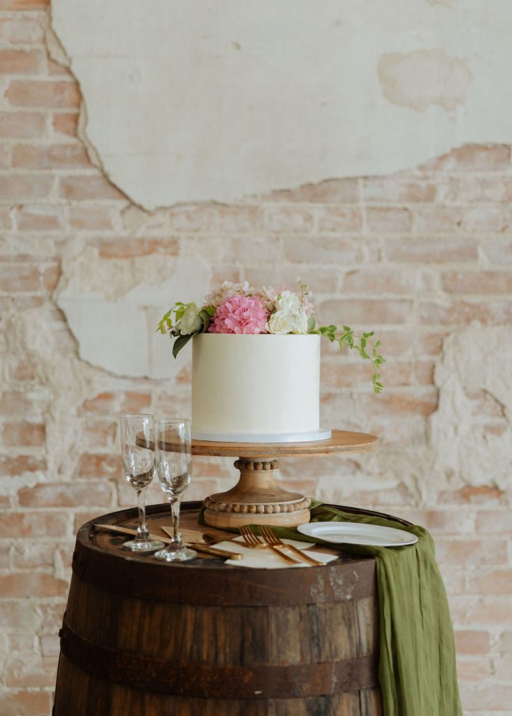 wedding flower budget Houston, how much do wedding flowers cost, Houston wedding flowers cost, wedding florist budget guide, affordable wedding flowers Houston, wedding flower checklist, wedding flower ideas on a budget, elegant wedding flowers Houston, wedding flowers for historic venues, how to save money on wedding flowers