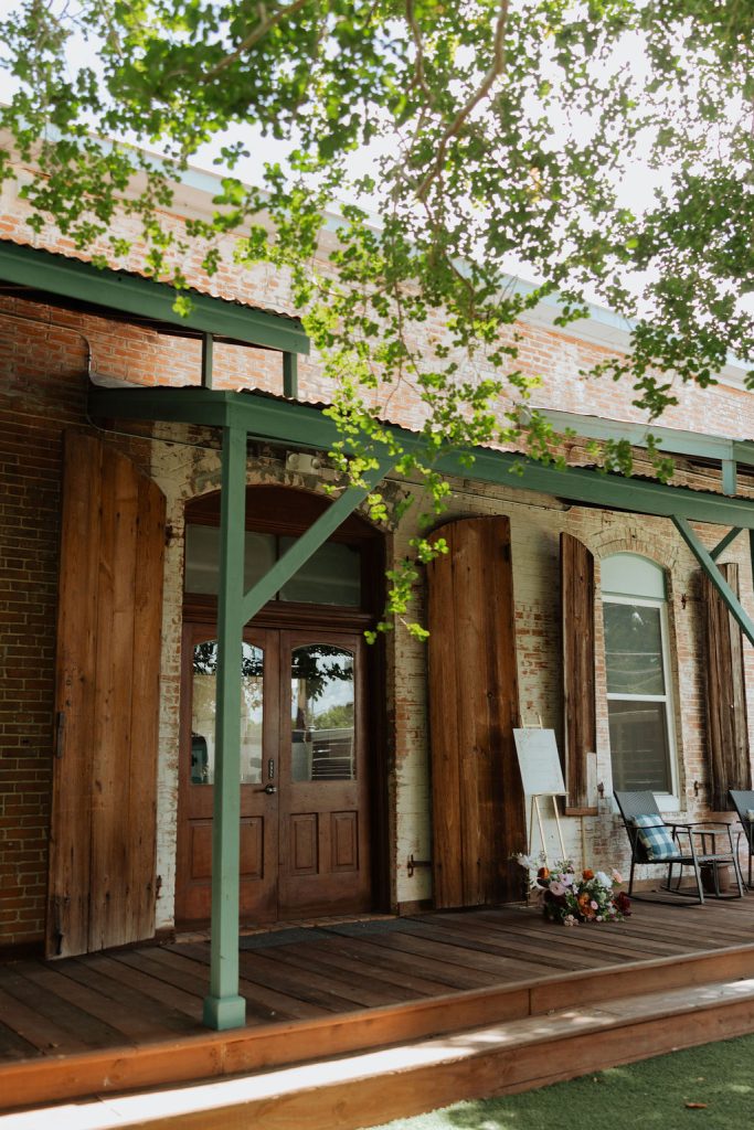 wedding venue tips, questions to ask a wedding venue, wedding secrets from a venue owner, wedding planning tips for brides, what to look for in a wedding venue, wedding venue tour checklist, wedding venues near Houston, Fulshear wedding venue, Katy wedding venue, all inclusive wedding venue near Houston